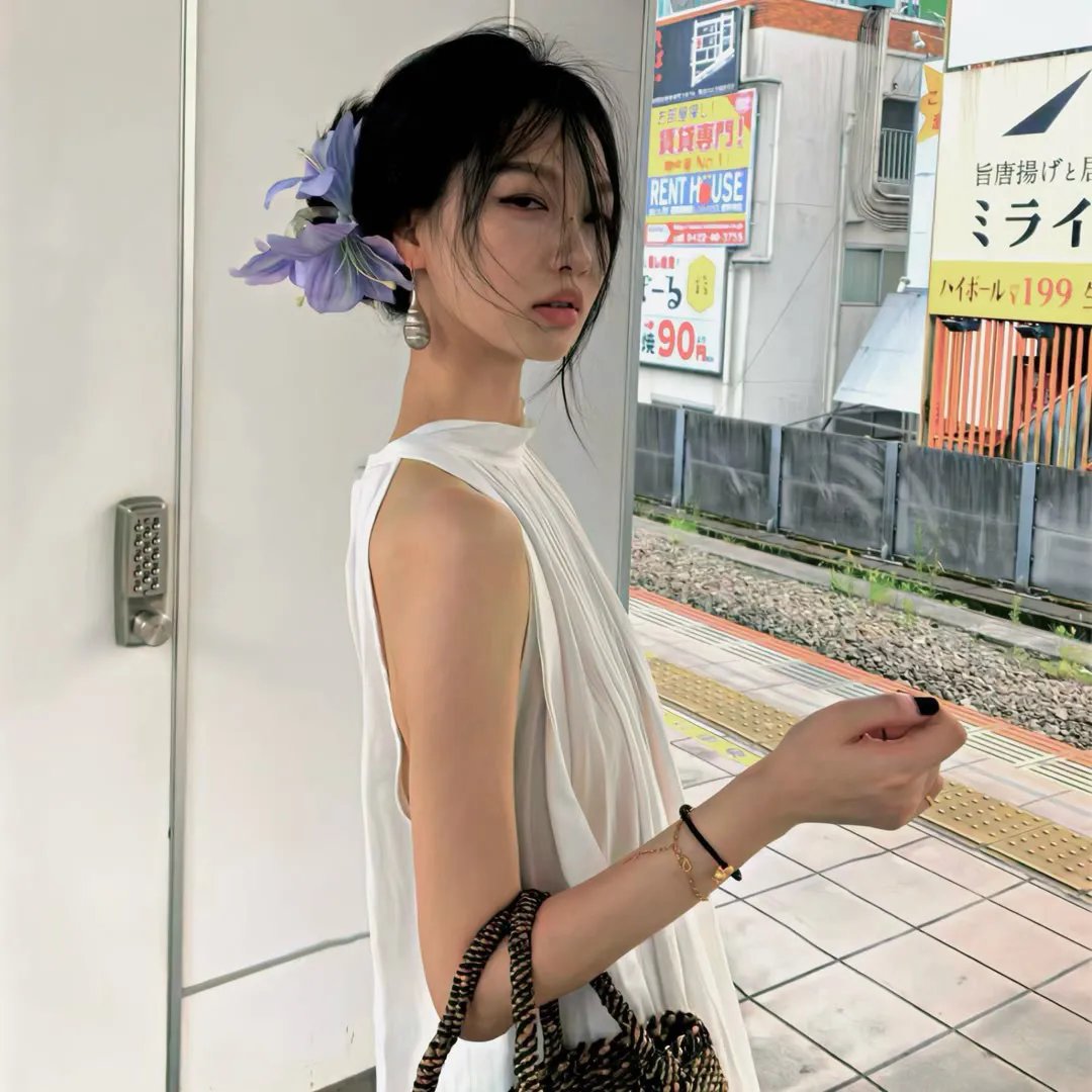 隔壁的吸血鬼美眉